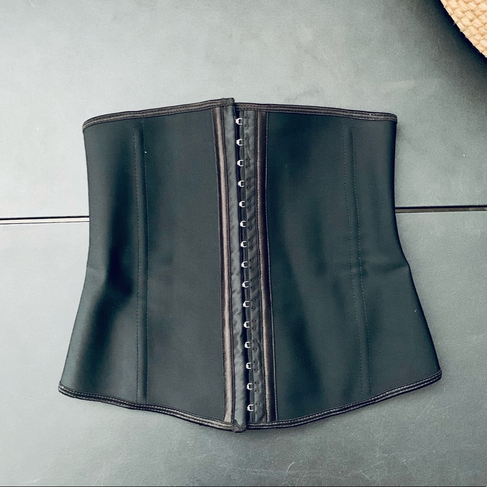 Hour glass waist shaper